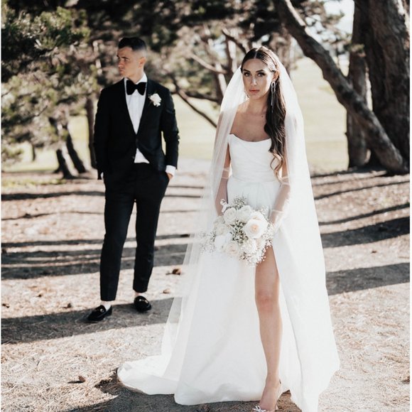 Silk Organza Ballgown w. Slit by Something blue - Picture 9 of 9